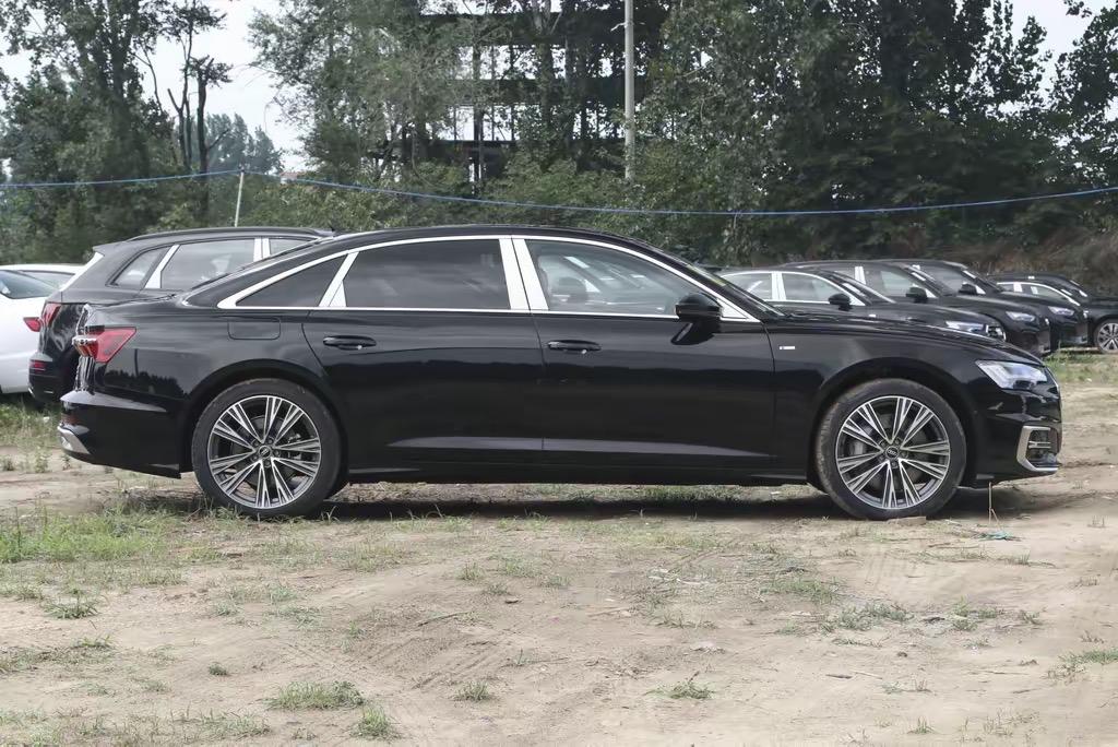 很多朋友在问，现阶段到底是买汽油车还是买新能源呢？其实很简单，如果你不是买来