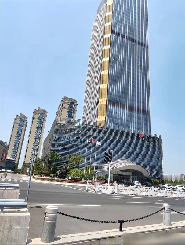 前阵子领导去南京出差，又去了一趟盐城，回来就跟我们讲，有件事到现在我都没弄明白！