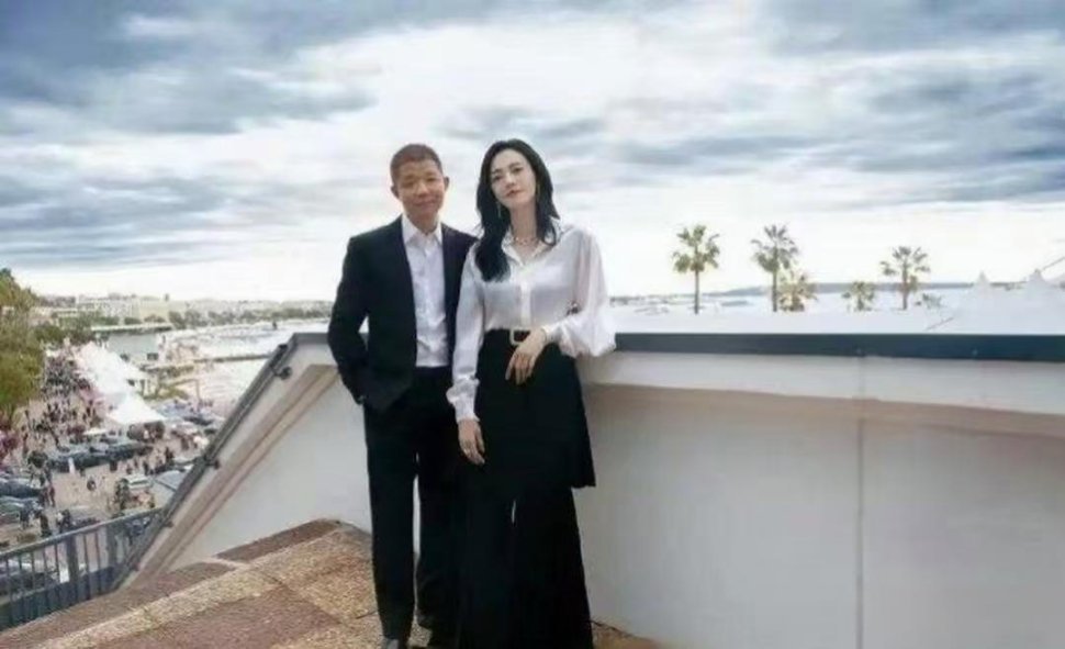 姚晨和丈夫同框，似乎有点不般配