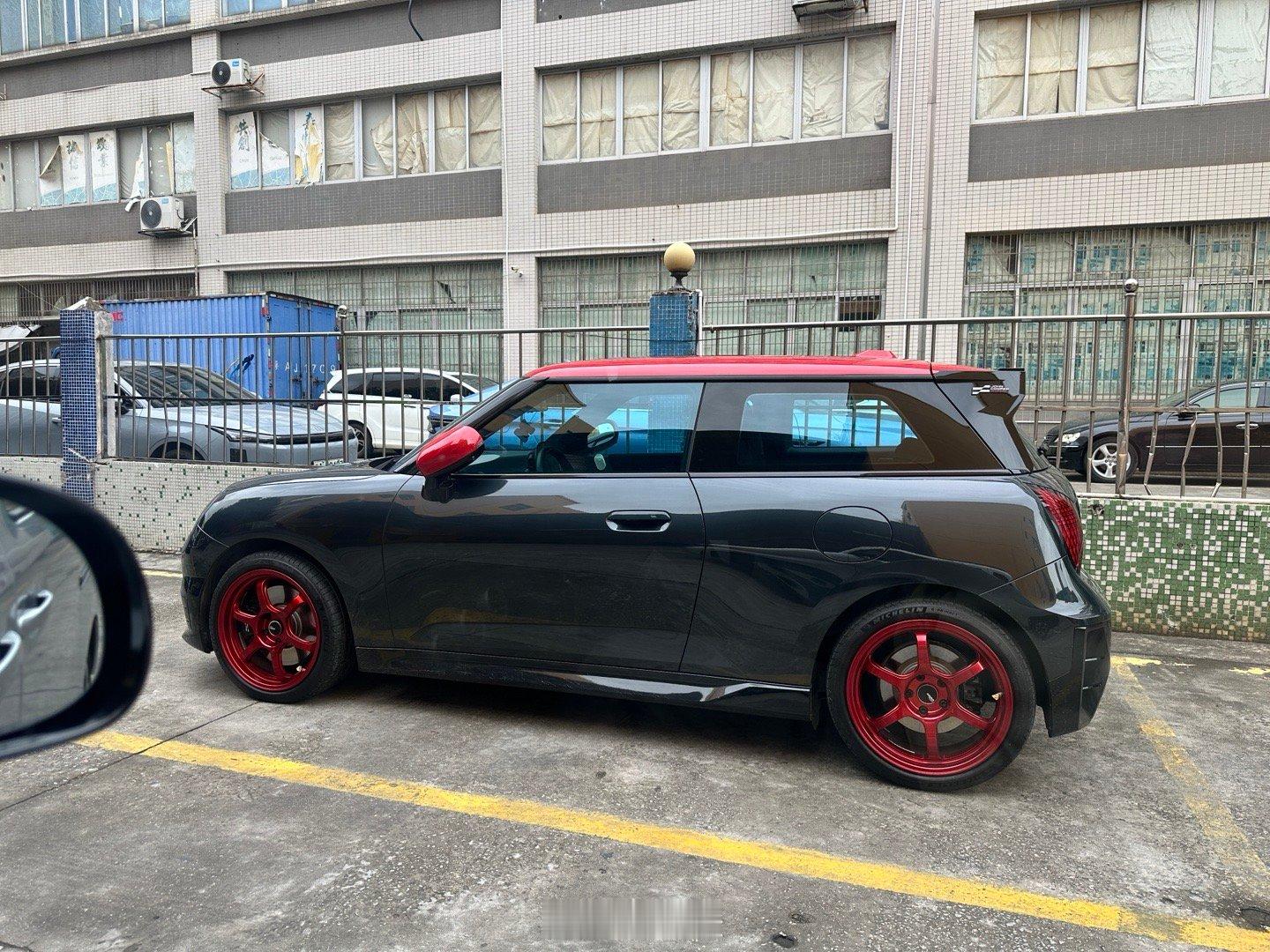 红ling………​​​