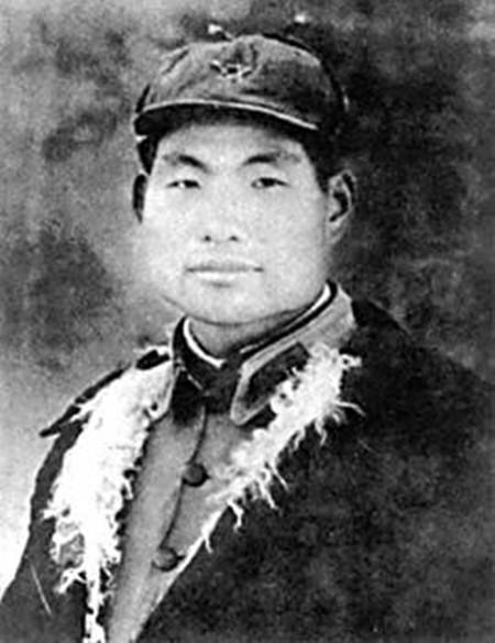 1935年10月，中央红军长征到达陕北吴起镇。天气转冷，但官兵们大多还穿着单衣。