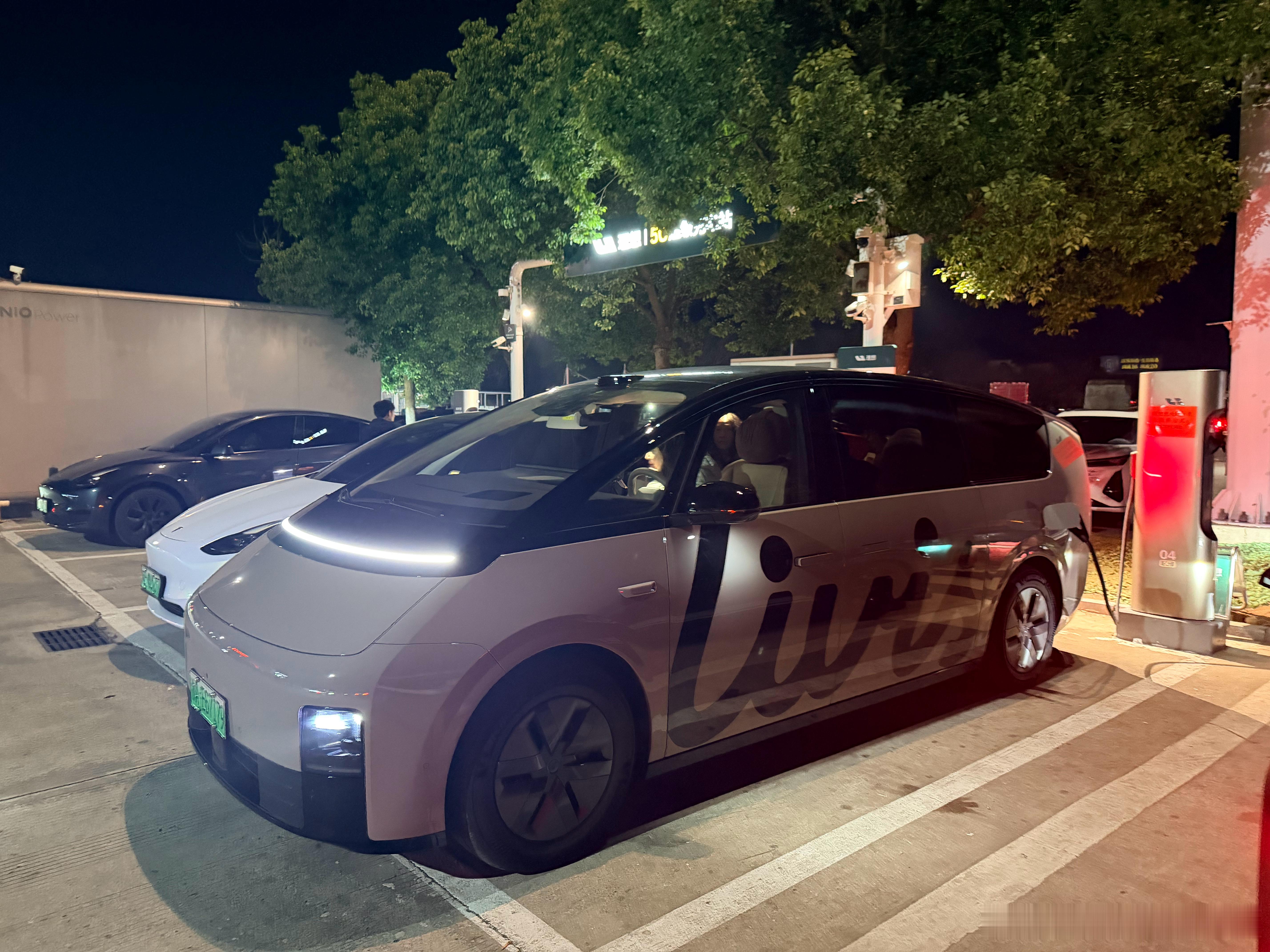 下午一点多出发到现在十小时才700KM…浙江和江苏出去安徽和河南方向…返乡大军7