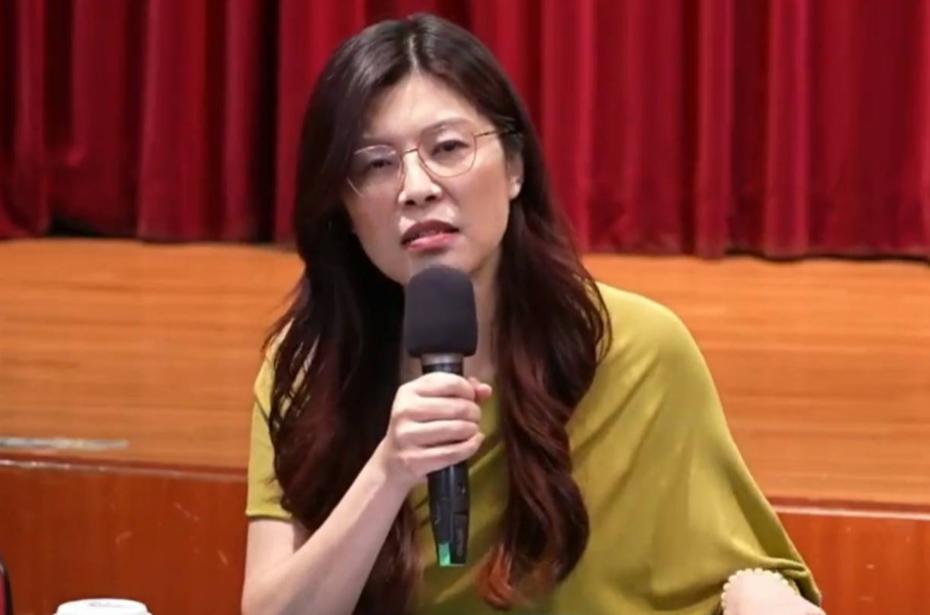 支持率第一，郑丽文作出承诺，当选就下架赖清德，洪秀柱一锤定音！ 六个候选人里