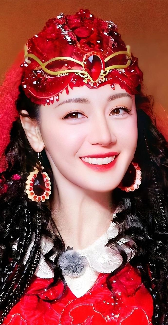 六位少数民族女明星还是大美新疆最吸睛维吾尔族：迪丽热巴、古力娜扎满族：关之