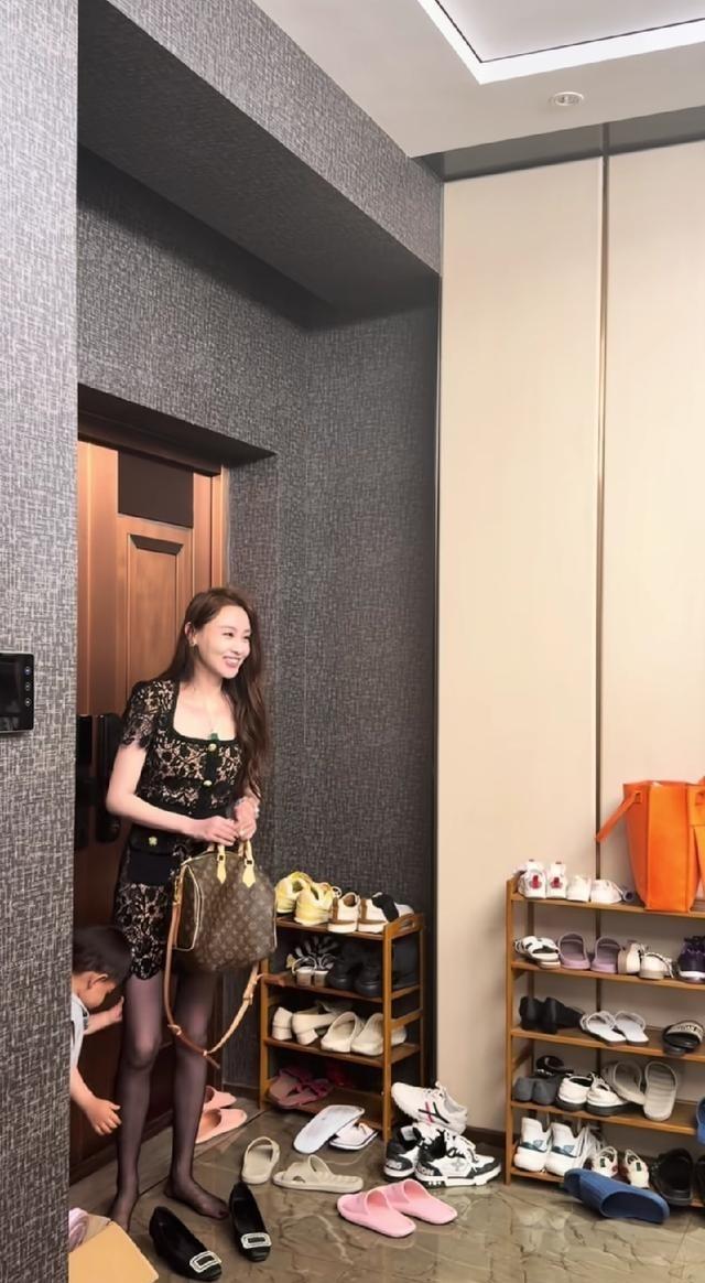 “儿子开心，爸爸开心，只有妈妈不开心”，这话真的太真实了。家里经常这样：爸爸瘫