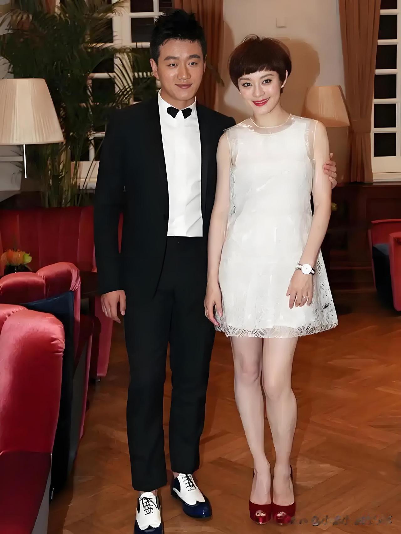 佟大为搂着的这个短头发美女演员是谁呢？颜值比较高，一双又细又直的美腿，十分抢眼，