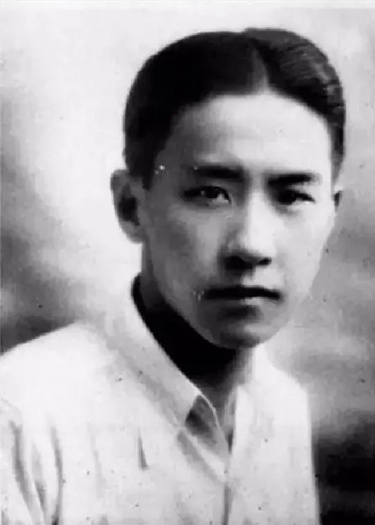 1907年，72岁慈禧看上袁世凯的17岁儿子袁克文。她问袁世凯愿不愿意把儿子留给
