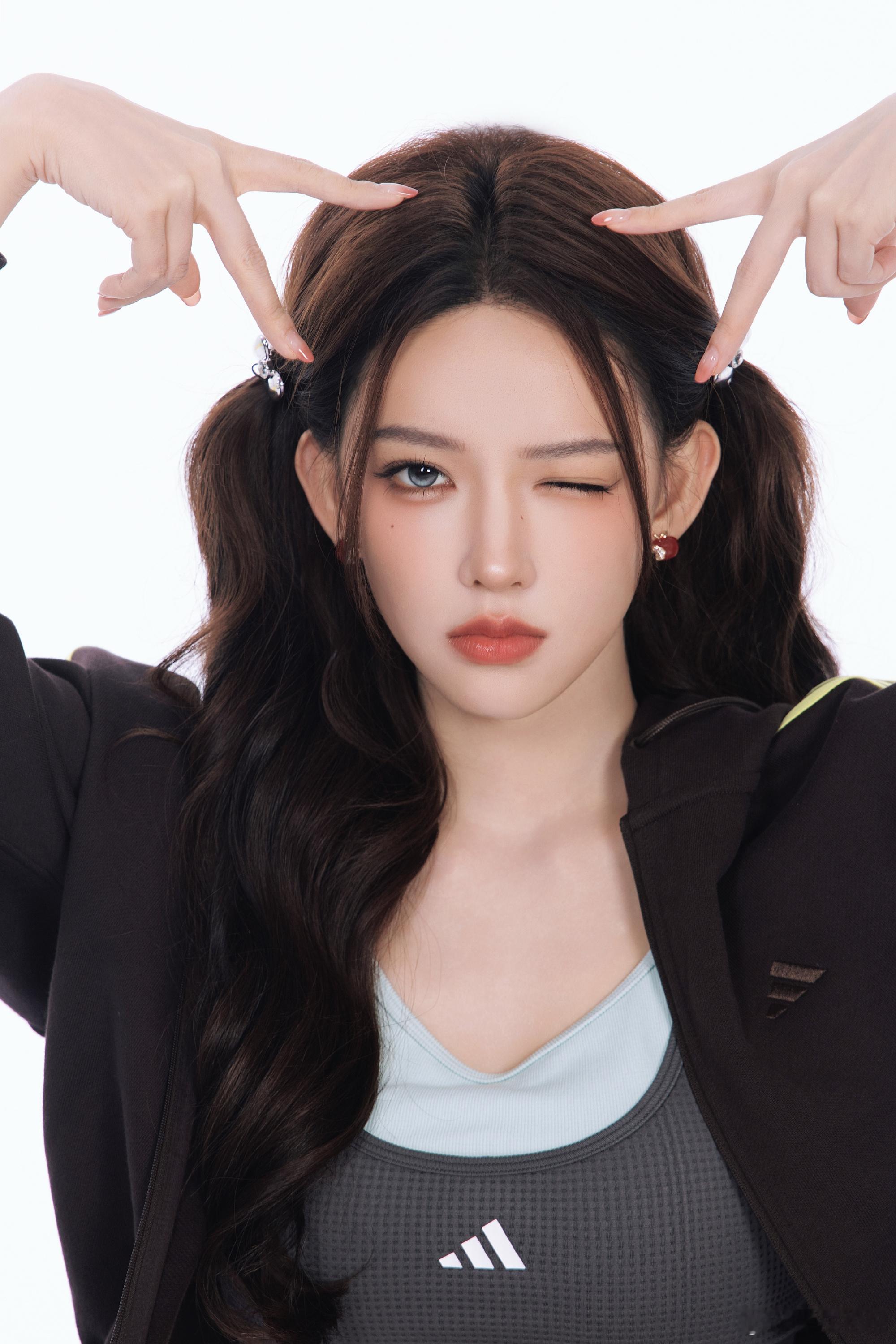 今天的小猫学姐太美萌了！！！🐱摄影：模特：​​​