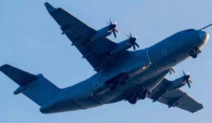 运30首飞实锤！中国空中骡子升级，亚太投送格局要变天12月16日，全新的运-