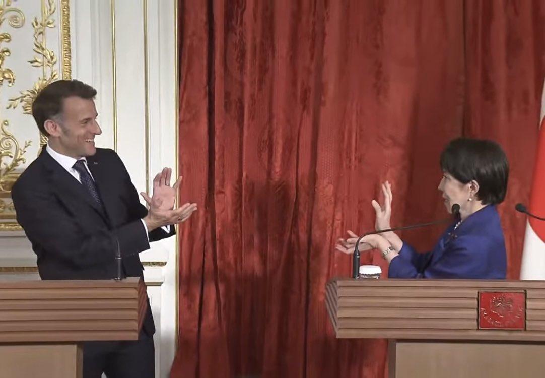 法国总统马克龙今晚（4月1日晚）用日文法文写道：“我很高兴能够再次见到高市早苗首