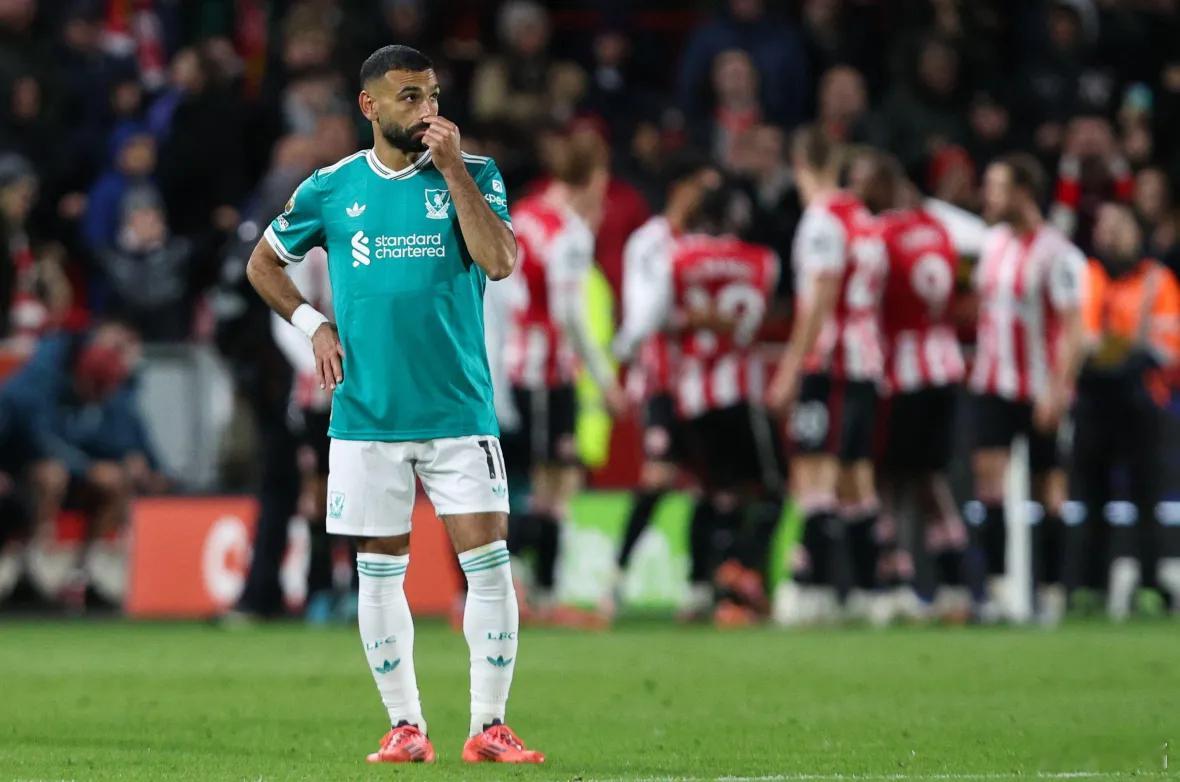 利物浦斯洛特要改变利物浦的踢法,有一个阵痛期,这很正常。严格意义上来说,上赛季