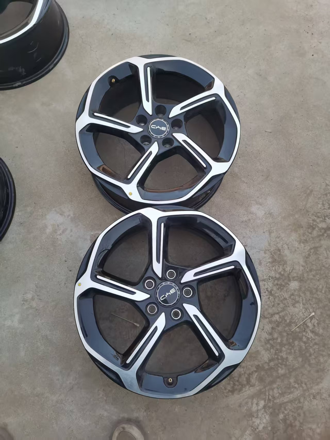 作为一辆纯电车，我这辆海豹06gt买了一年多了真的是很省心，长途出行基本上没啥要检查的，基本上把轮胎