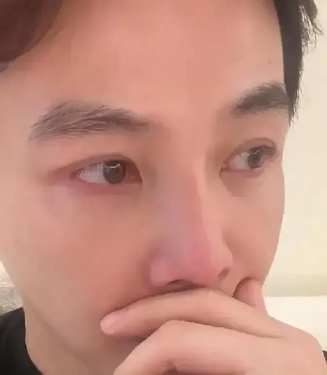 孙坚在节目里揭开的家丑，是无数“懂事孩子”的缩影。姐姐月子中心十五万挂账。