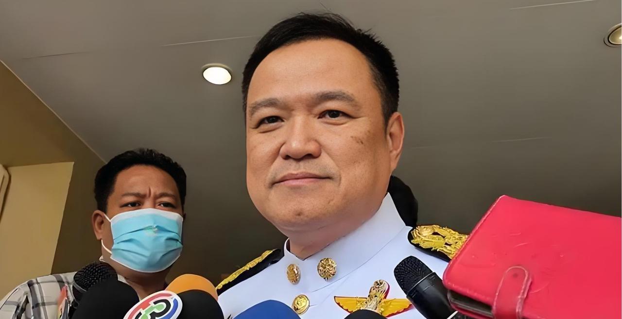 受泰国宪法法院昨天裁定佩通坦解除总理职务影响，泰国政坛各党派周六也在紧锣密鼓运作
