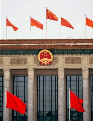 🌞德媒给我们泼冷水了！德媒声称，中国今天在国际上显得强大无比的同时，中国崛