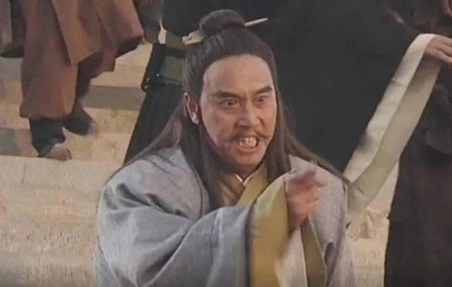 公元前626年，楚国太子商臣用一把青铜利剑抵住楚成王的胸口，父亲楚成王苦苦哀求：