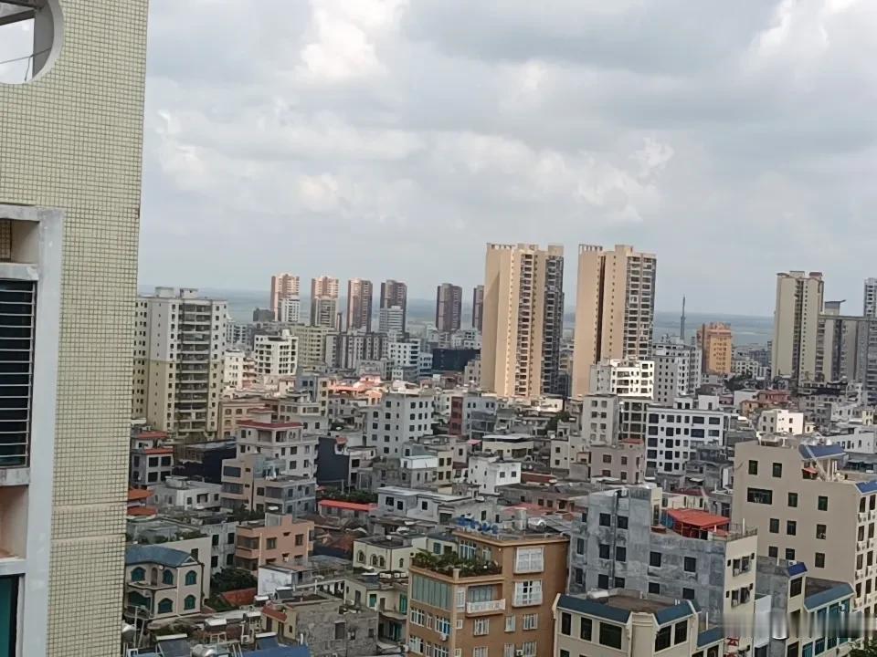 该怎么劝呢？闺蜜到中年失独了，她这几年为了给她老公生个孩子，做多次试管都失败了