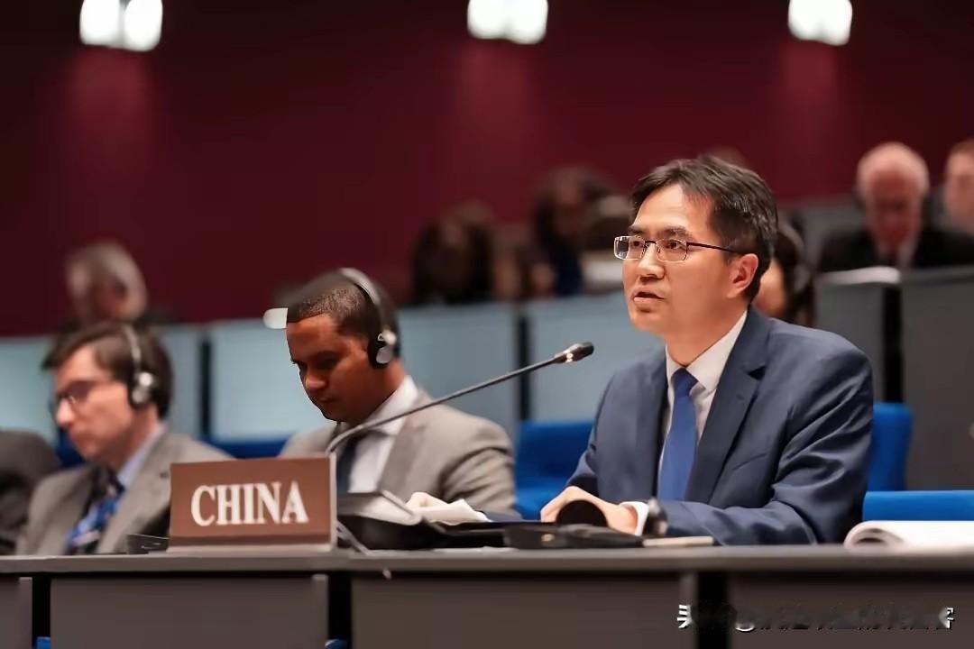 【日方避谈问题，中方当场驳斥！】据新华社11月27日消息，《禁止化学武器公约》（