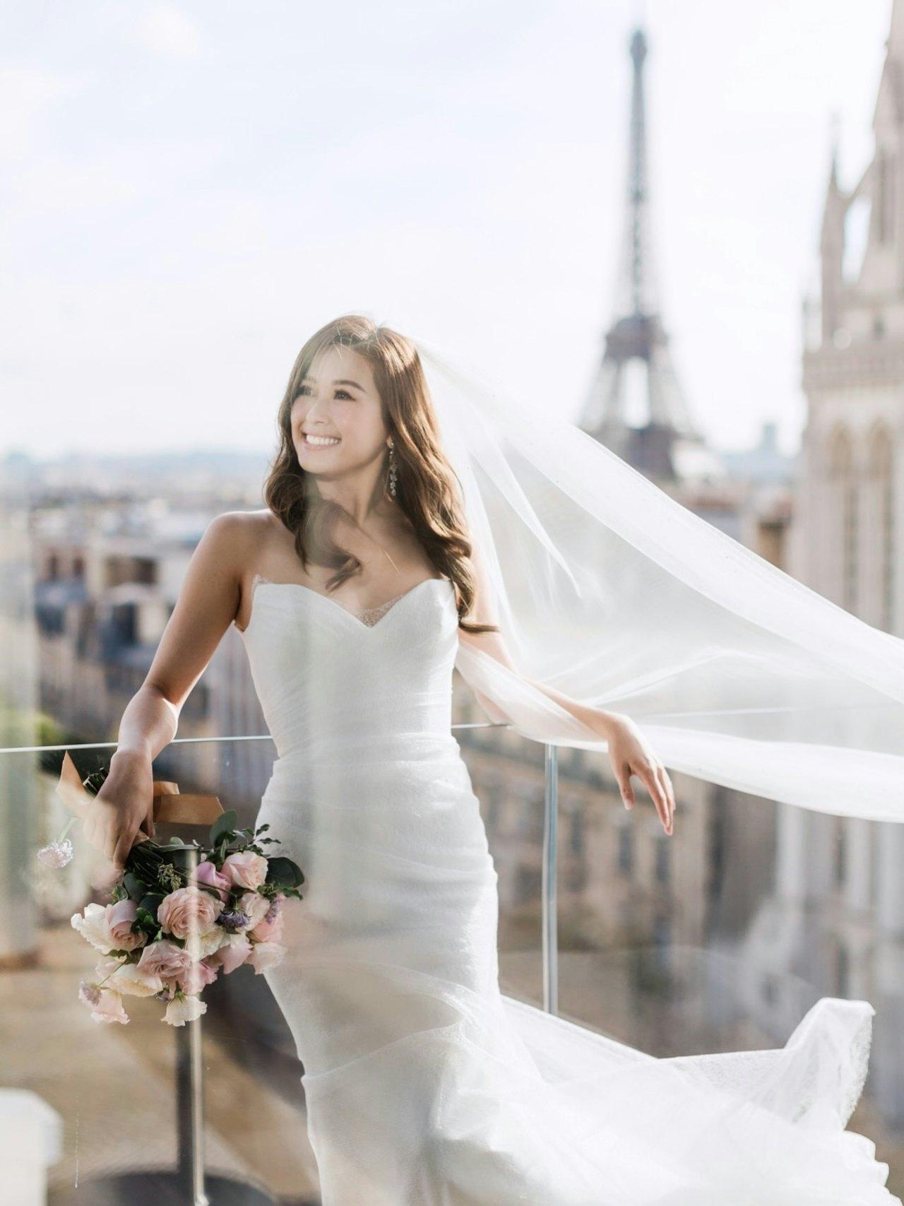 御用癫婆变人妻！赵希洛离巢后闪婚2026年情人节，前TVB艺人赵希洛在社交平