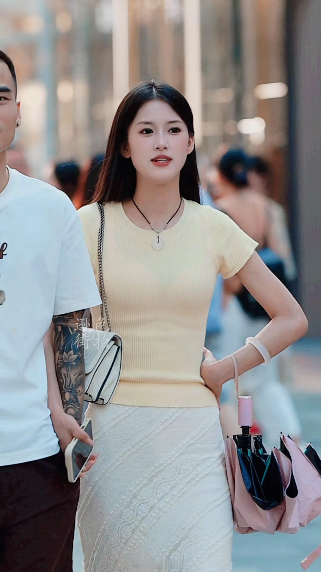 【成都街拍】三选一。丨摄影拍照每日穿搭