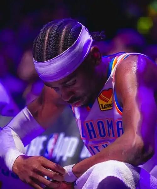 太欺负人了😡，马刺117-102三杀雷霆，将引发三大蝴蝶效应！1.打丢