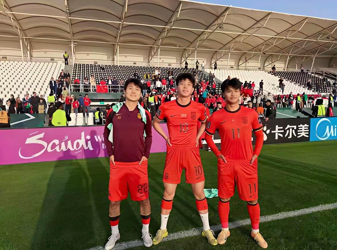 U23国足三大核心的冬窗去向终于尘埃落定啦！徐彬加盟英超狼队，虽然劳工证等因素让