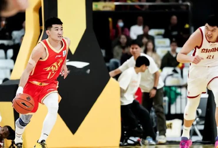 论专业，我是业余的CBA作为职业篮球联赛，很多政策朝令夕改，就比如再外援政策