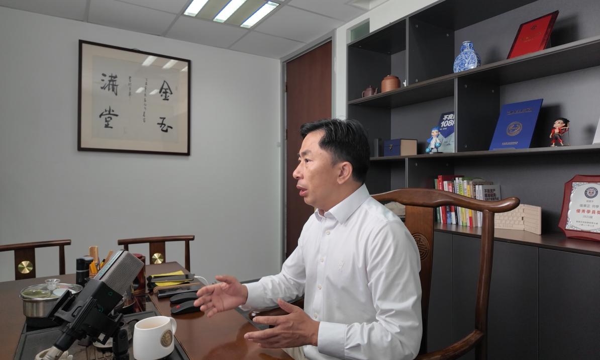 2022年，某不良资产包拍卖，账面债权8000万，起拍价1200万。投资人老张带