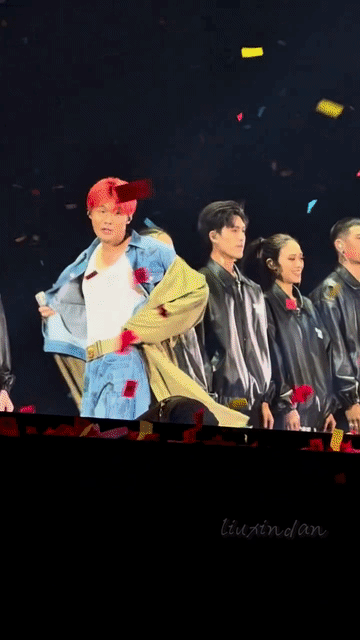 李荣浩脱了哈哈哈哈哈哈哈，李荣浩太听劝啦！被喊三天“脱掉”，最后真就照做，这