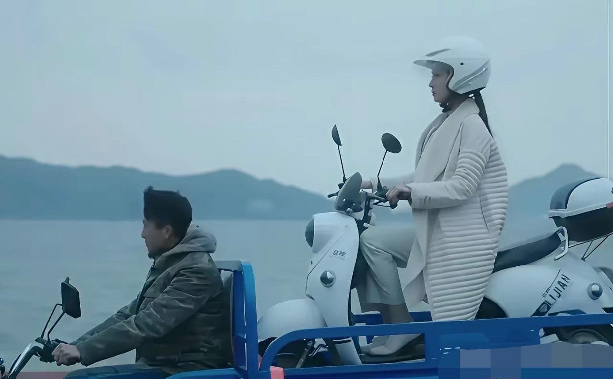 万万没有想到，电视剧里女明星骑车居然是这样拍摄的，白瞎我看了十几年电视，现在才知