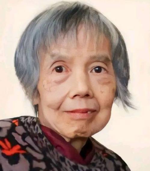 1984年的实验室门口，一位女科学家蹲在地上失声痛哭。谁能想到，这个因项目被叫停