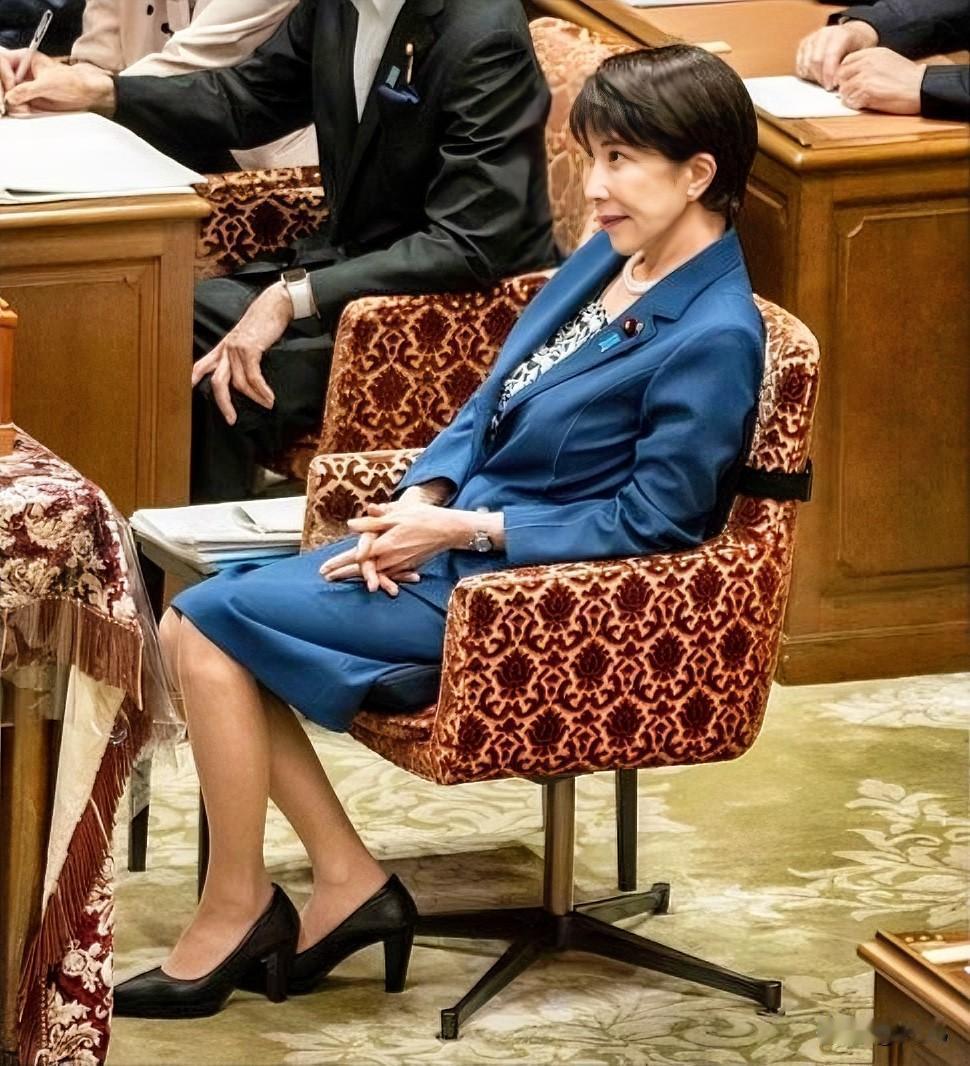 不顾70%民众反对，高市早苗为拥核铺路！10月7日，日本首相高市早苗在国会辩论中