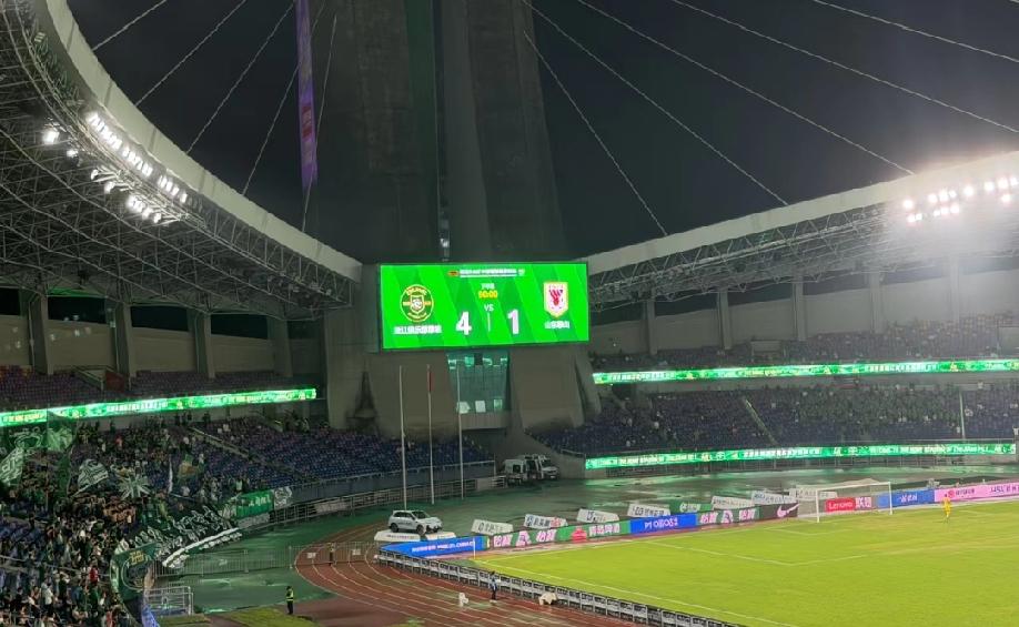 浙江绿城也是好起来了，居然踢了山东泰山一个4:1，这样酣畅淋漓的一场比赛，绿城球