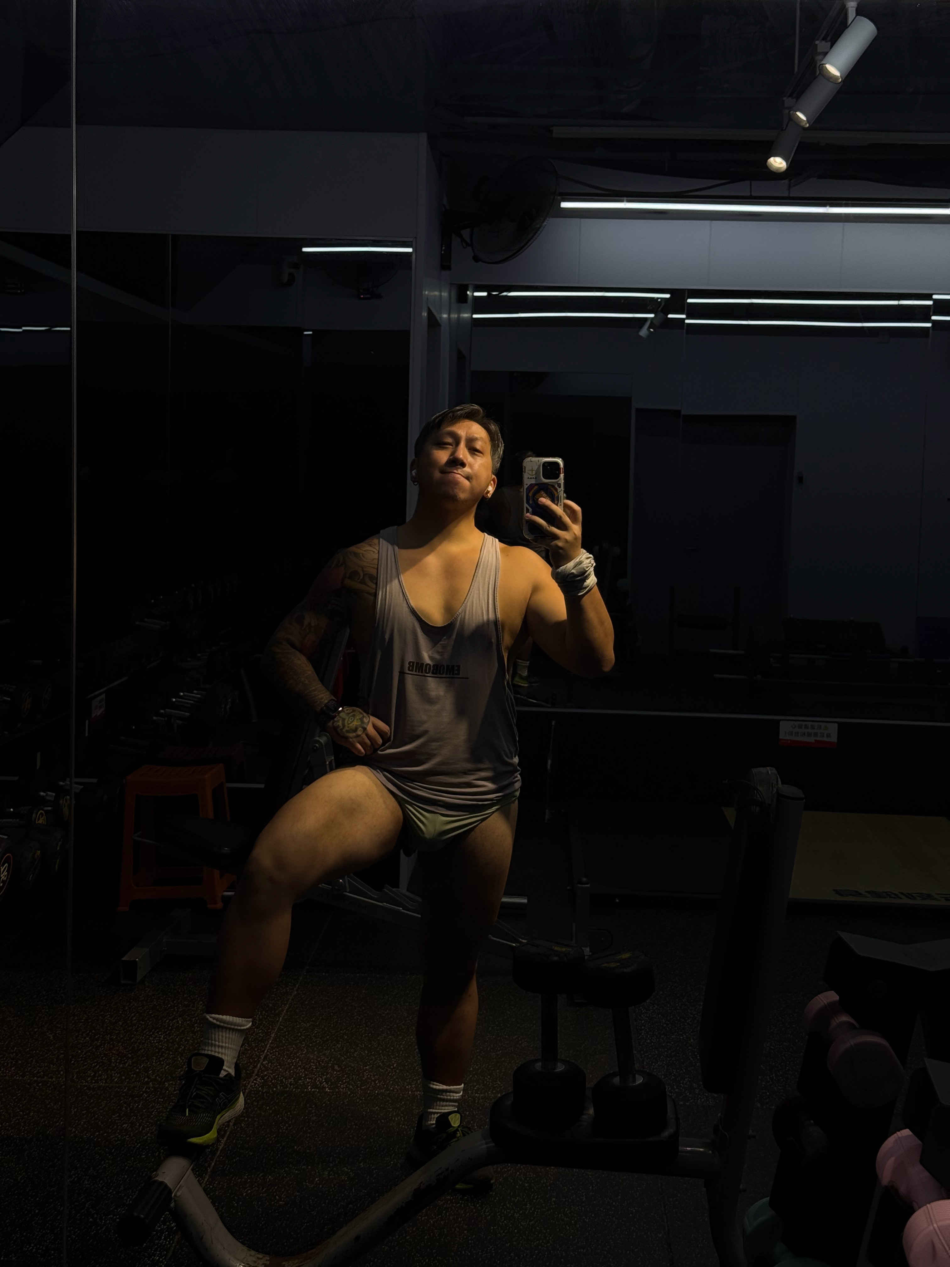 ⏰今天试着推了100kg，至少能推动了80kg做组也比上个循环稳点了，