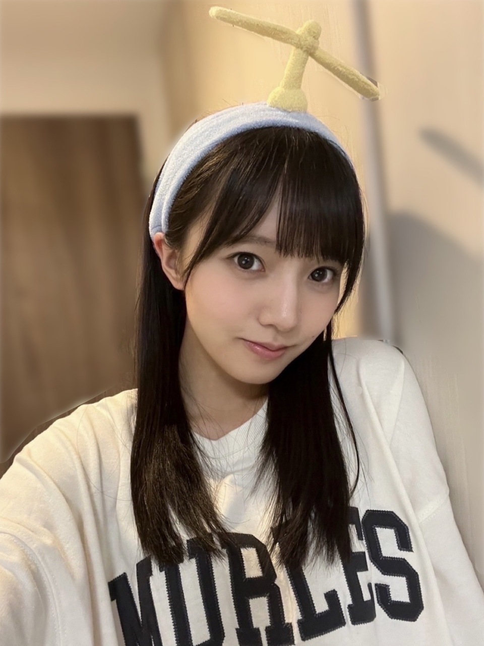 海邉朱莉「最近、メガネを新調しました。目が悪いから普段コンタクトつけていて、お家