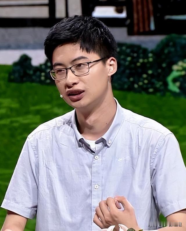 网传庞众望捐了300万奖学金，本人只回了7个字：没拿过，也没捐过。别急着感动