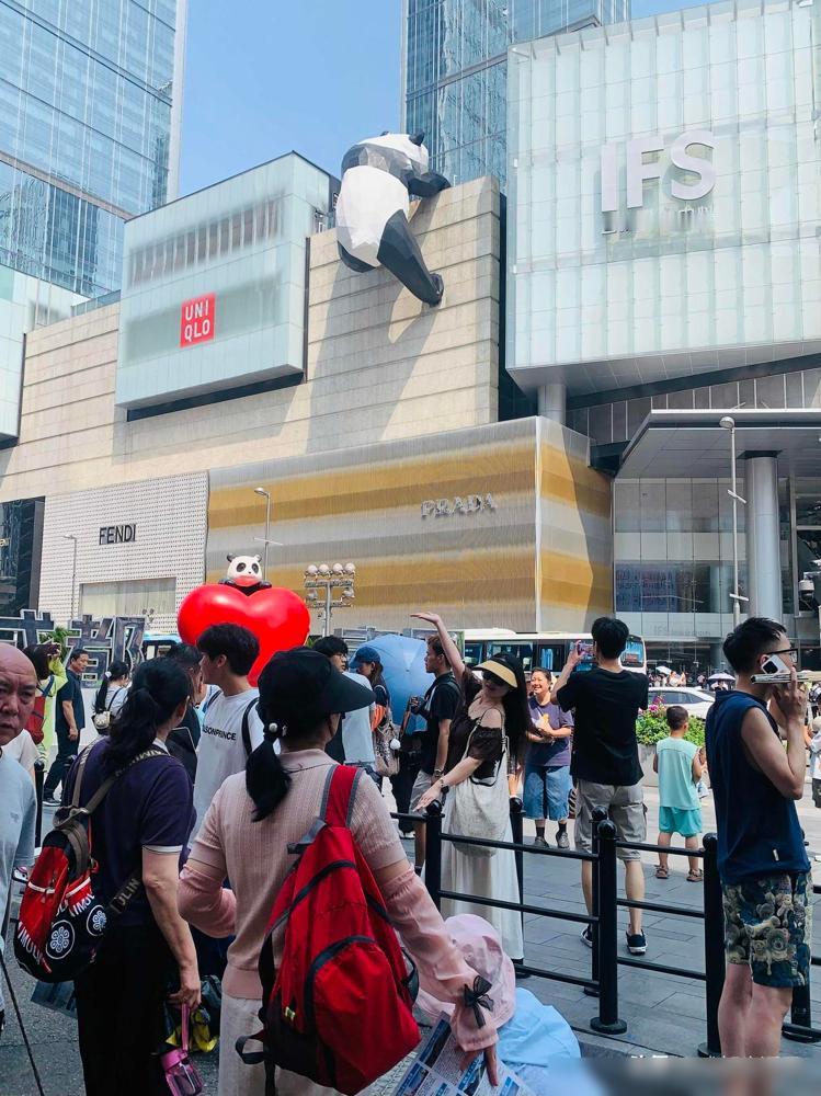 成都还要热一周，但是好消息也来啦：高温结束时间就在一周后的今天，要降到32°C以