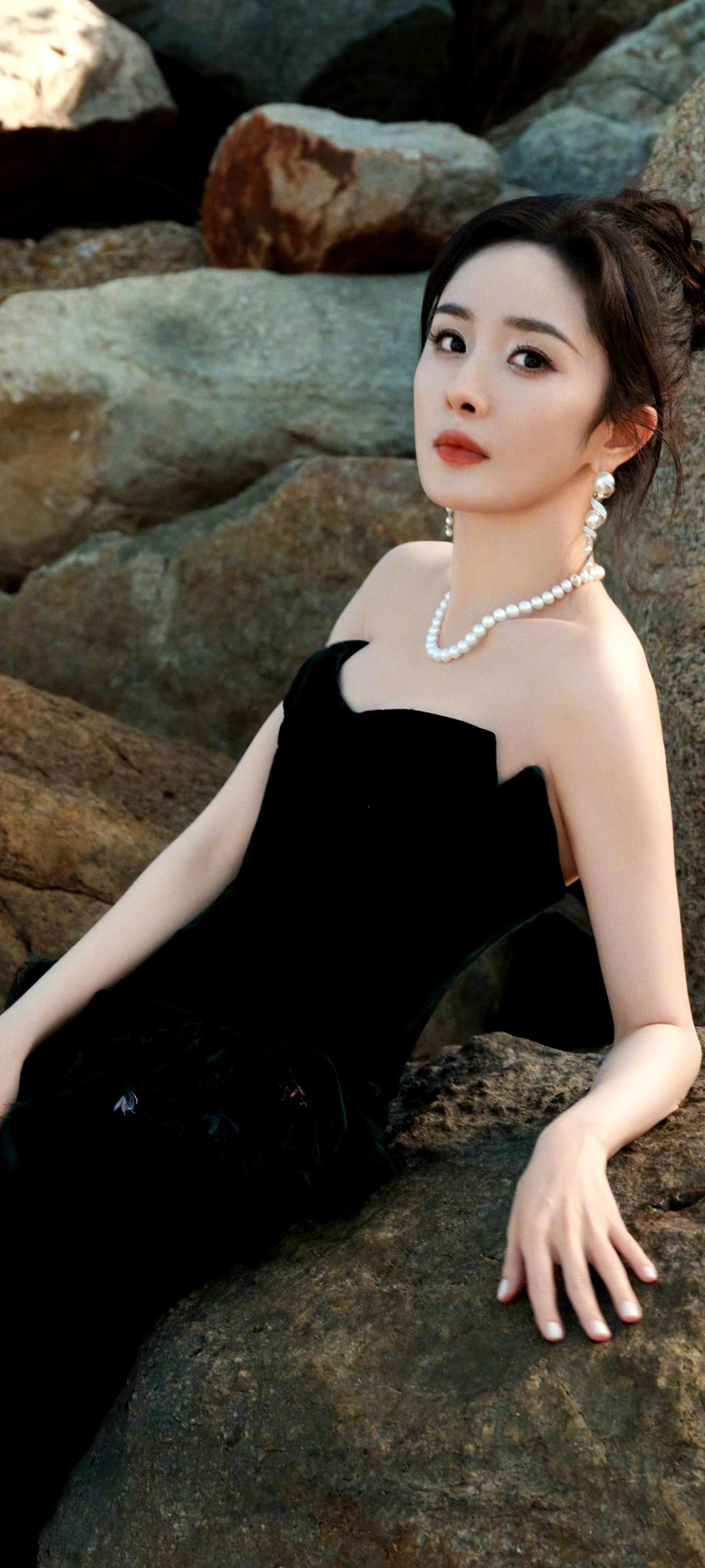 你觉得杨幂与古力娜扎谁更美？共享美人靓照杨幂美图杨幂杨幂照片古力娜扎
