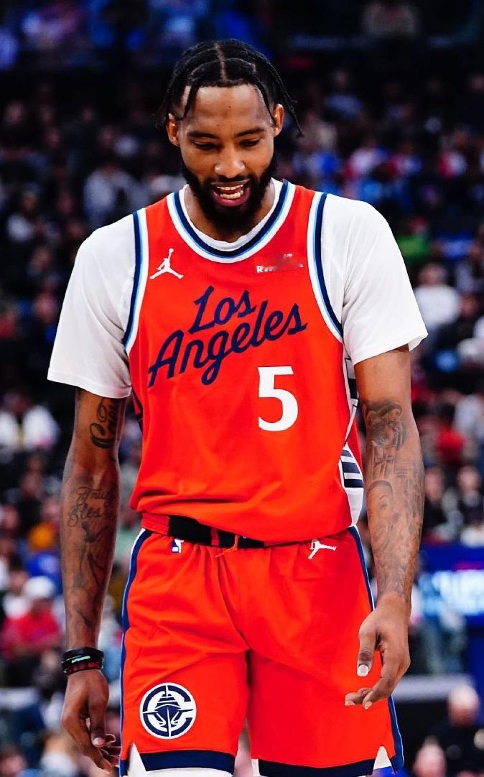 DALHoopsJournal报道，快船队一直拒绝关于詹姆斯·哈登、科怀·伦纳德