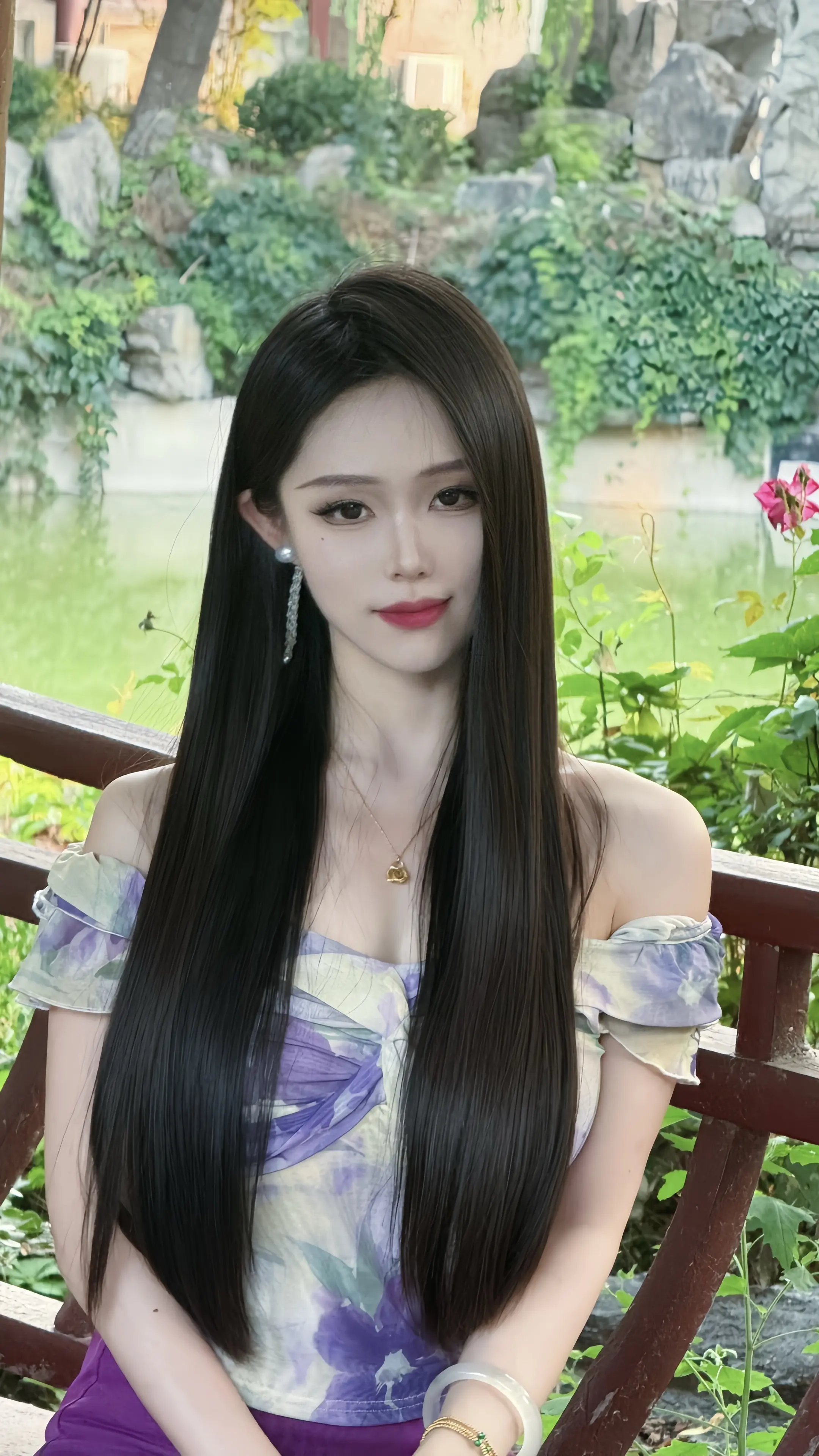 忽见粉蝶潜入窗 回望罗床唤君郎