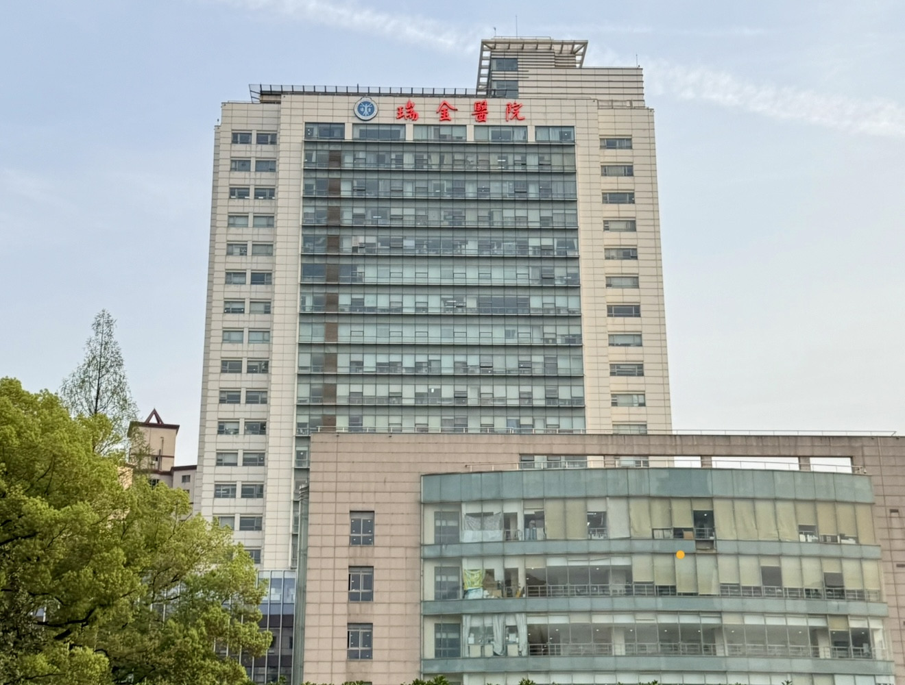 上海市卫健委发布重磅文件! 除了公立医院“年薪制”, 还有这些重点
