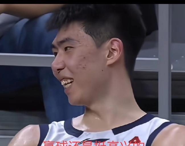 广州龙狮也别高兴得太早，不就是赢了一场球吗？并不是淘汰了广东宏远，现在系列赛才刚