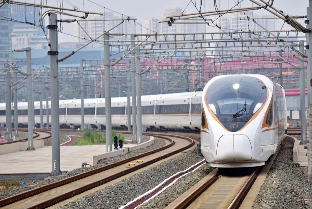 惨啦！越南想要甩开中国建高铁，没想德日突然变卦，这个战略工程要流产，彻底把自己玩