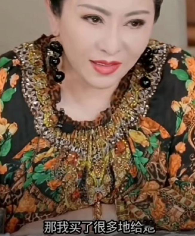 向太澄清儿媳郭碧婷挣钱还房贷!向太说房子不是郭碧婷的名字,也就是说根本不要她还