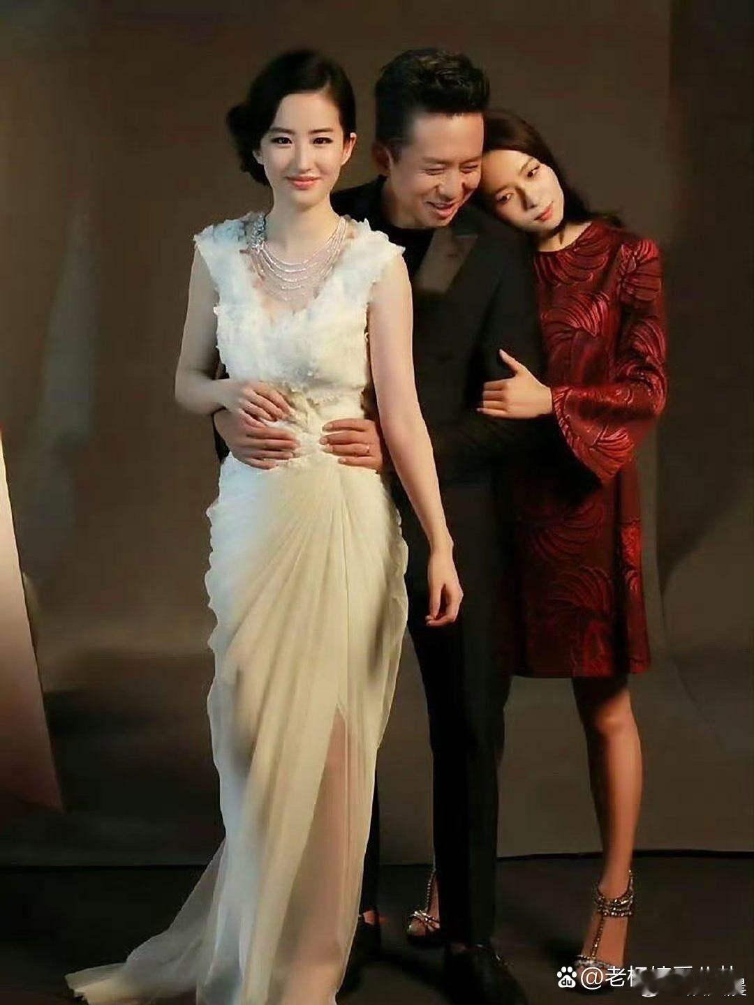 刘亦菲、邓超和江玉燕的同框写真也太搞笑了吧！看的时候真忍不住笑，这确定是认真拍的