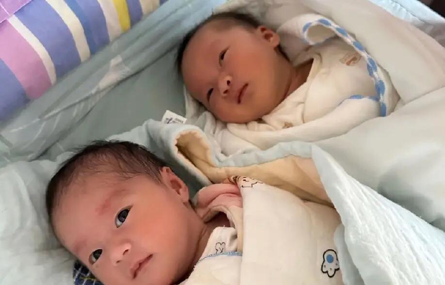 这么可爱的一对双胞胎宝宝，46岁上拥有了！生孩子也是一种执念越是要不到越想要