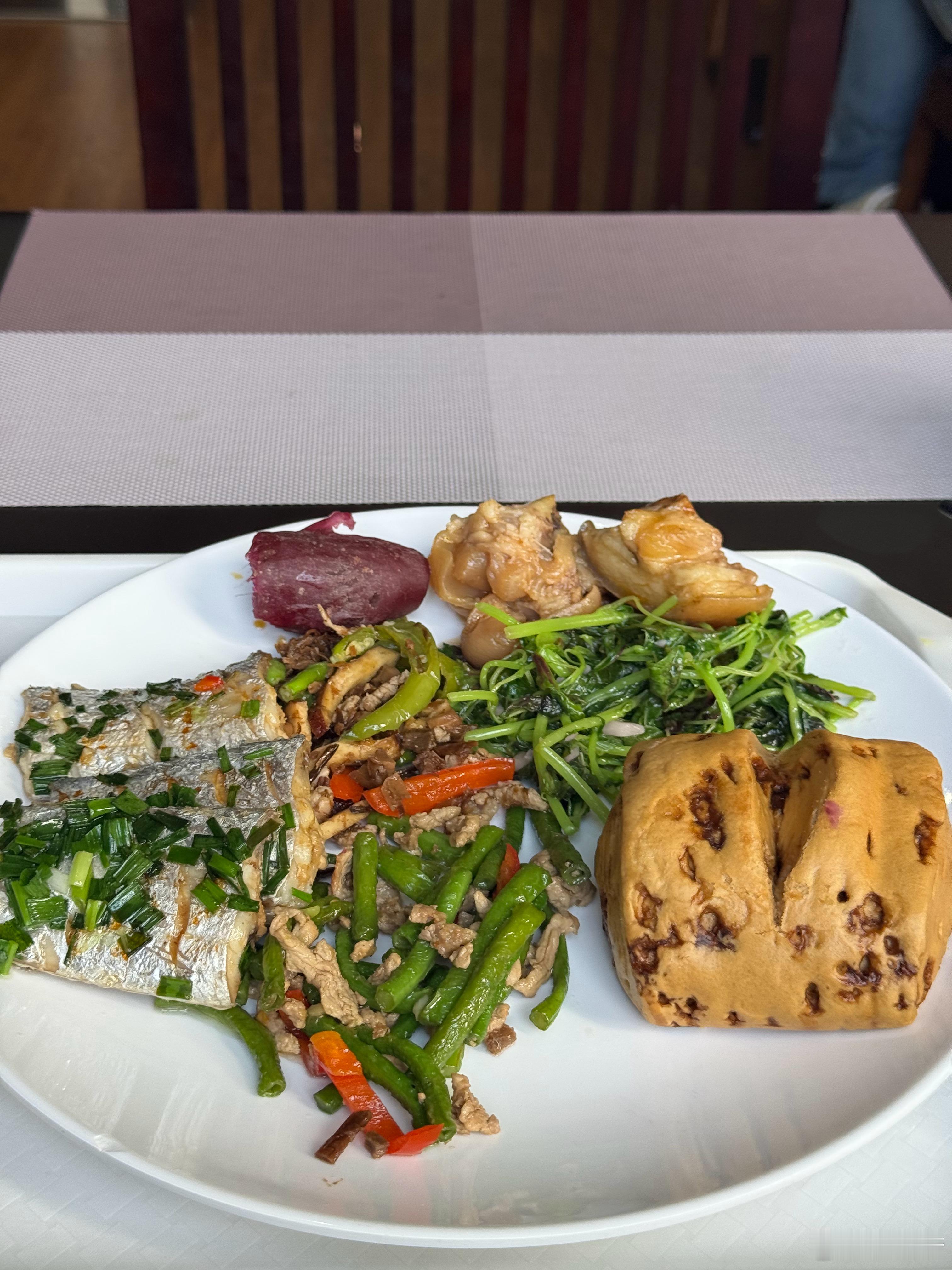 今天又来一家工厂食堂蹭饭[并不简单]​​​