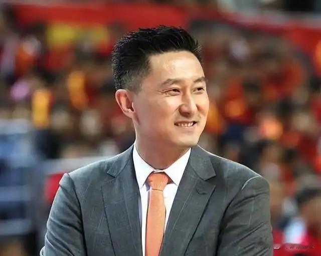 杜锋不再担任广东主教练引来的效应！1.传说中的外籍教练拉科维奇被扶正。2.徐