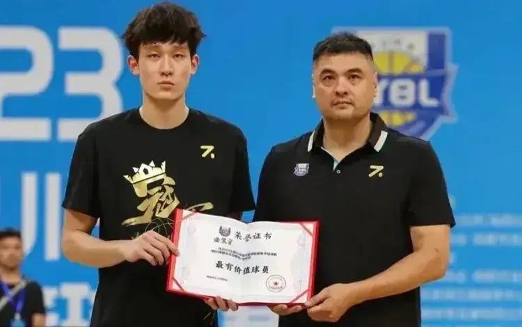 曲笑宇呀！曲笑宇！不知道新赛季你是否有大量的时间上场比赛？