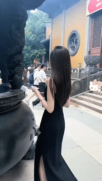 美女准备好了身份证，二维码（收款码），一番匪夷所思的操作，看的我蒙圈了，各位大神